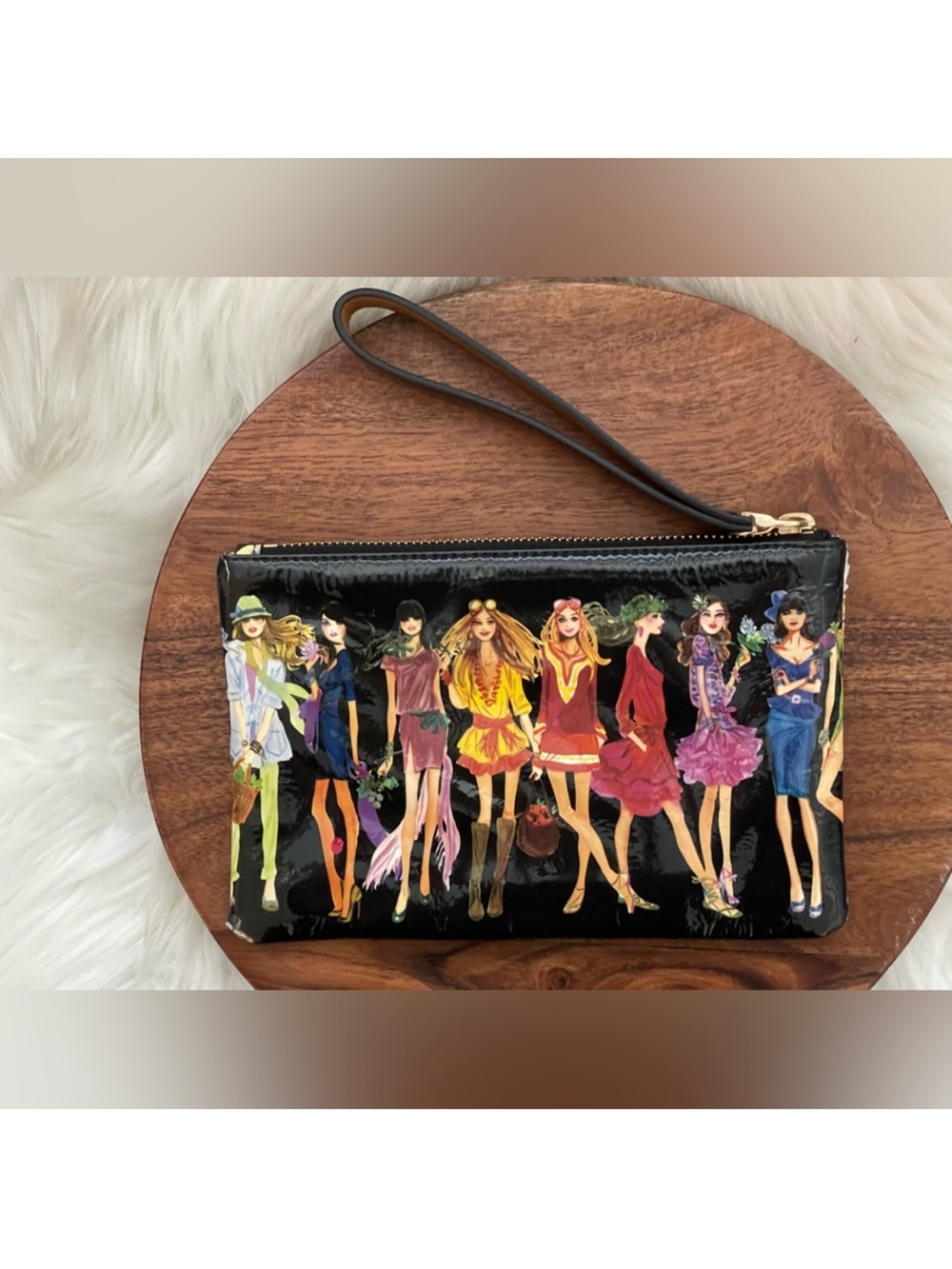Henri Bendel rare girlz black patent wristlet clutch